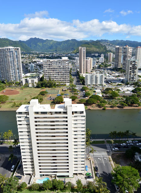 Ala Wai Condo, Canal & Mountains